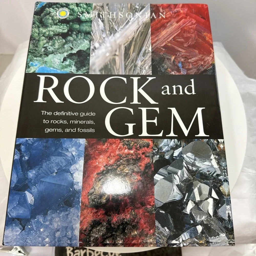 Rock & Gem Definitive Guide Rocks Minerals Gems Fossils Smithsonian DK Book